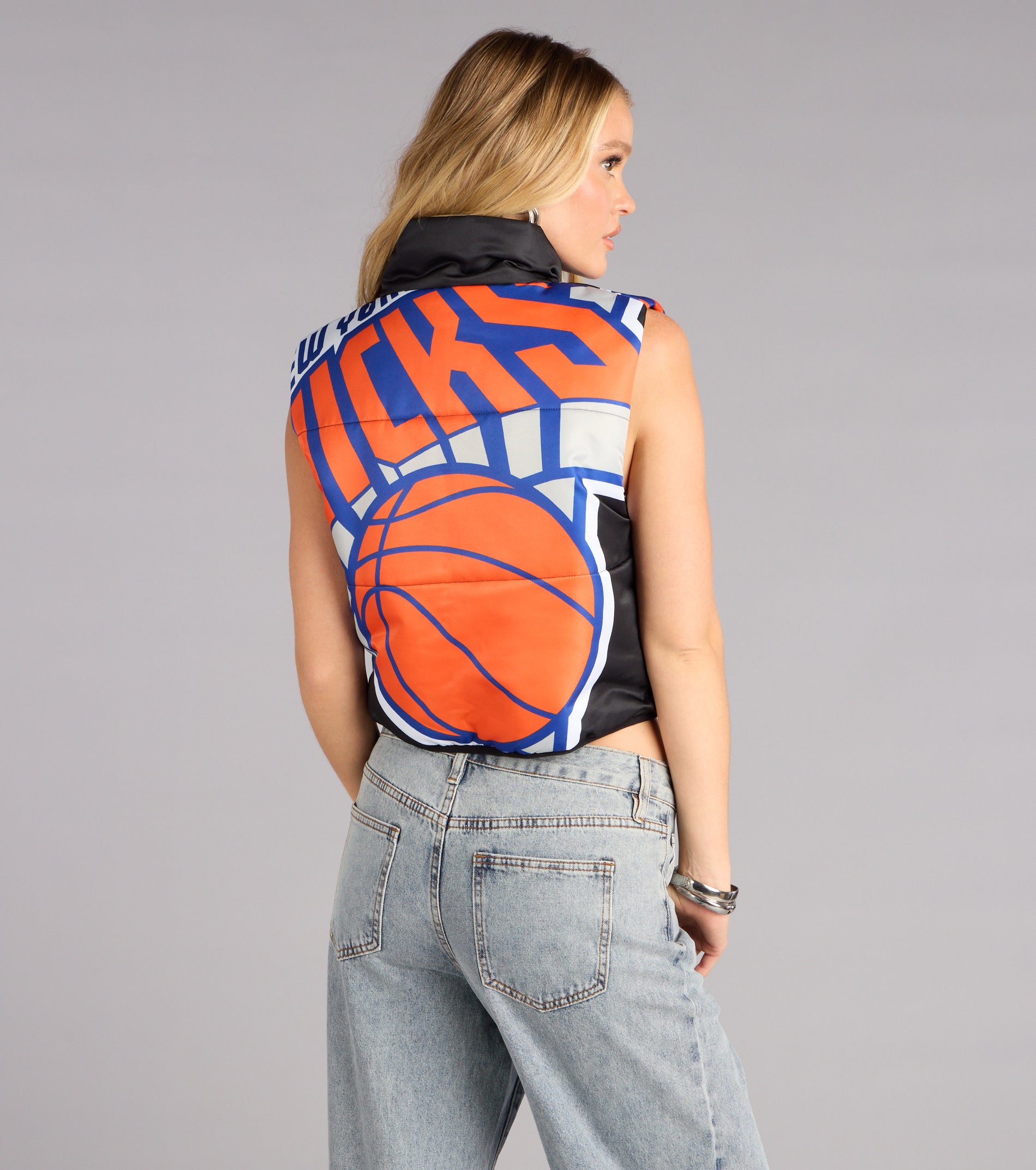 Ultra Game NBA New York Knicks Puffer Vest