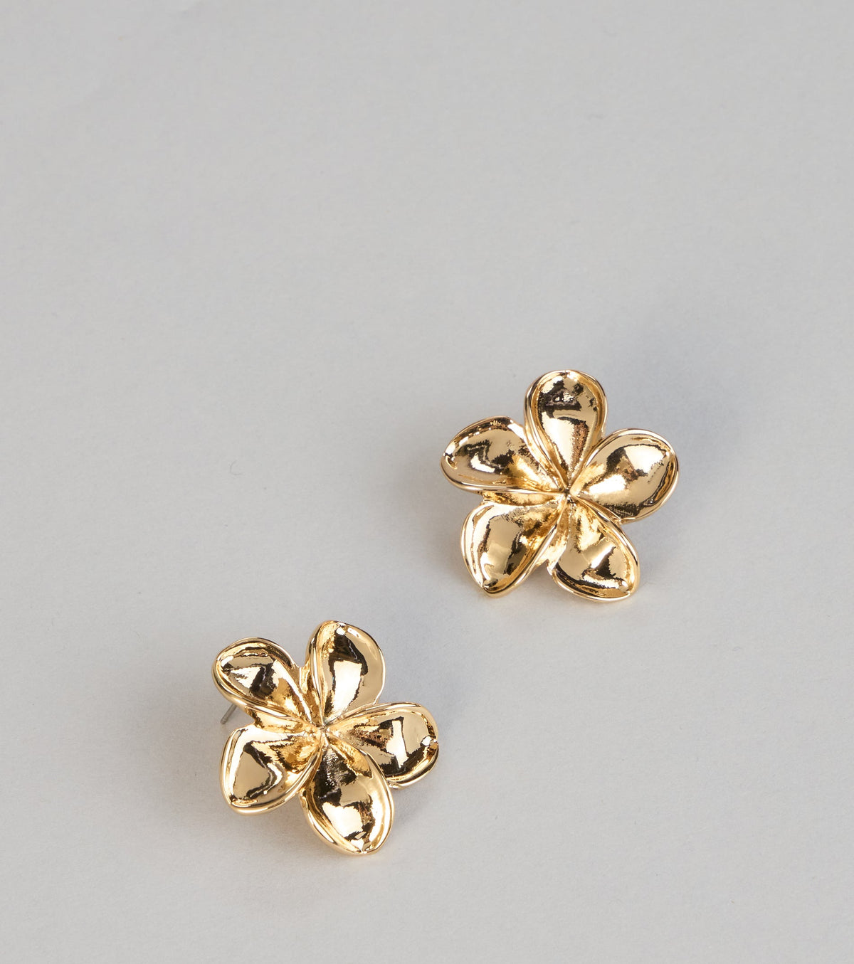Island Bloom Flower Stud Earrings