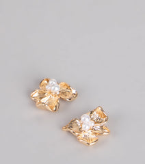 Petal Crush Pearl Flower Stud Earrings