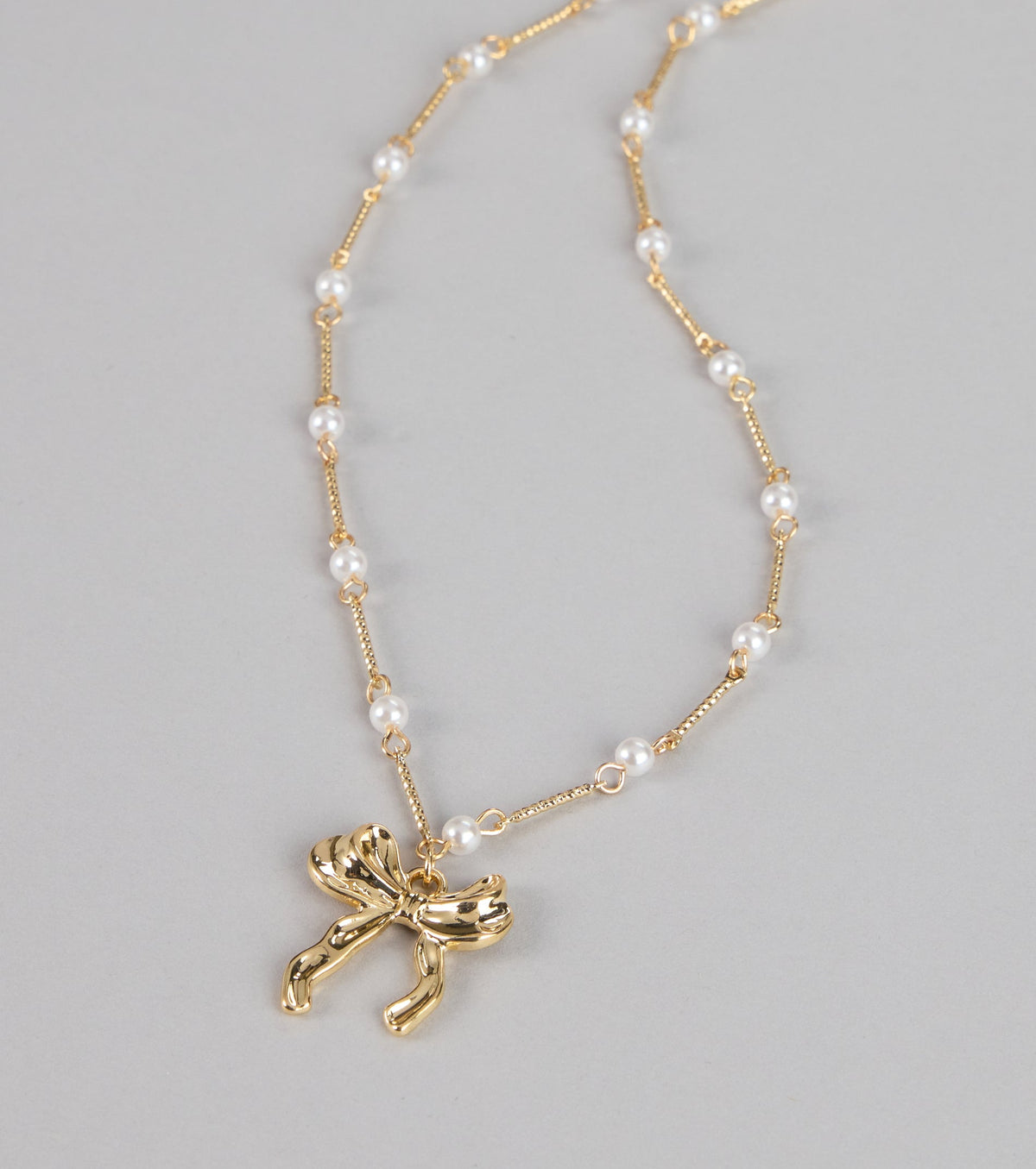 Sweet Pearl Bow Necklace