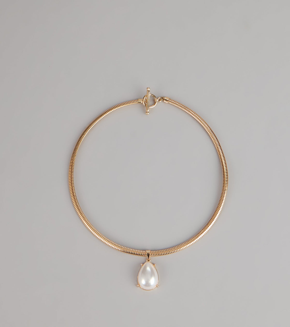 Soft Focus Pearl Collar Necklace