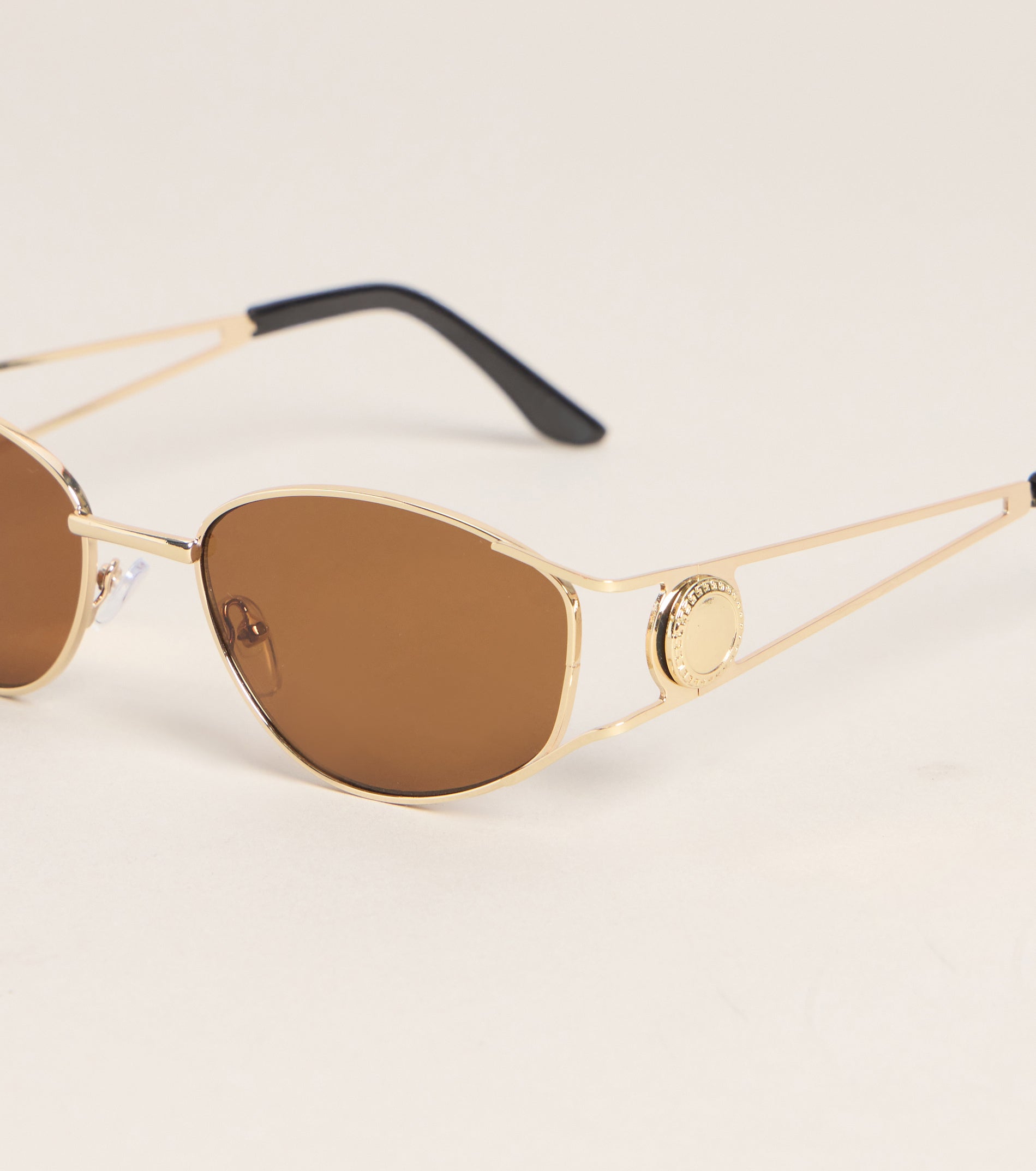 Sleek Off-Duty Vibe Oval Sunglasses