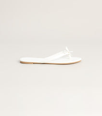 Weekend Away Bow Thong Sandals