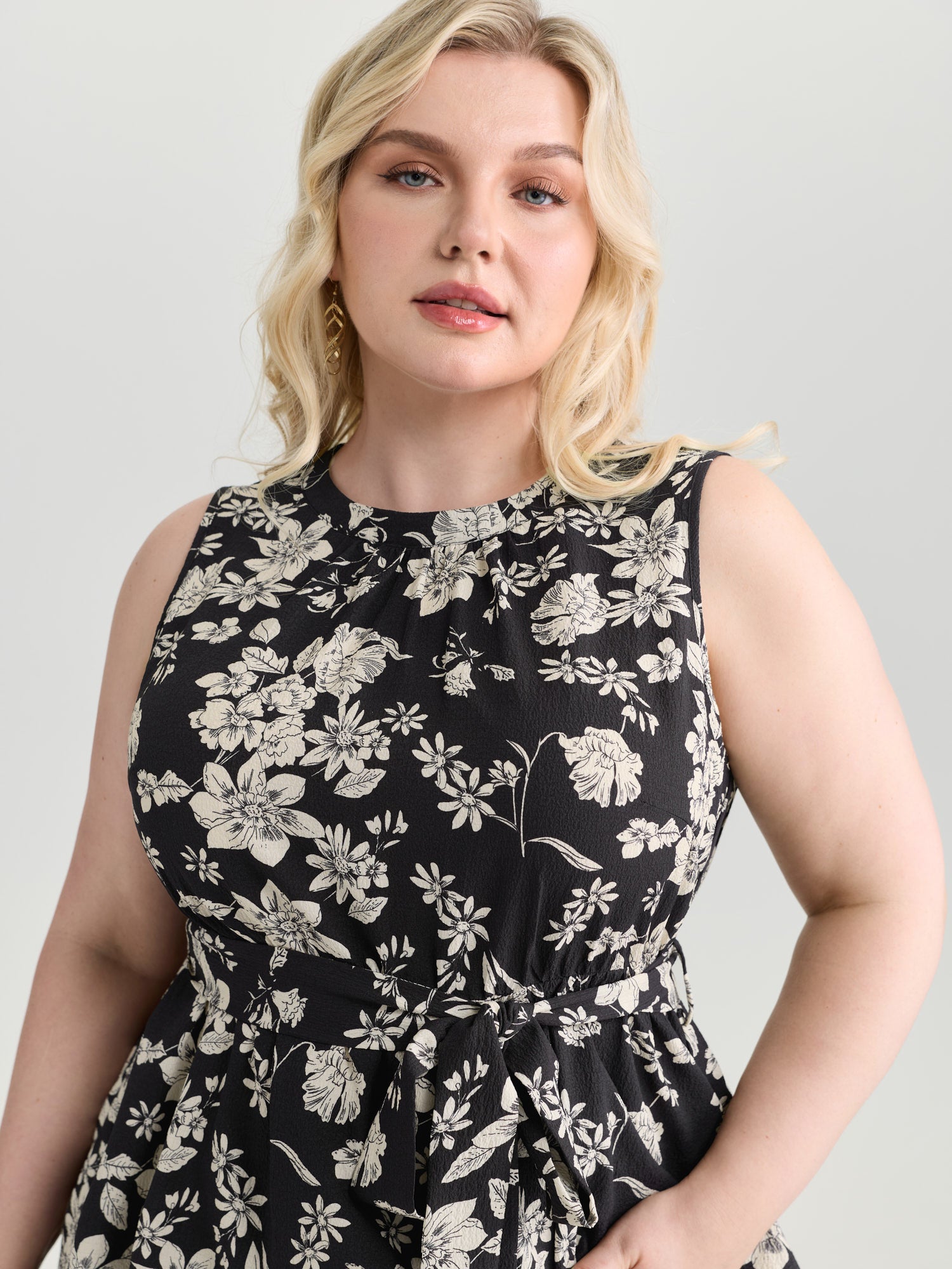 Monochrome Floral Print High Low Hem Top