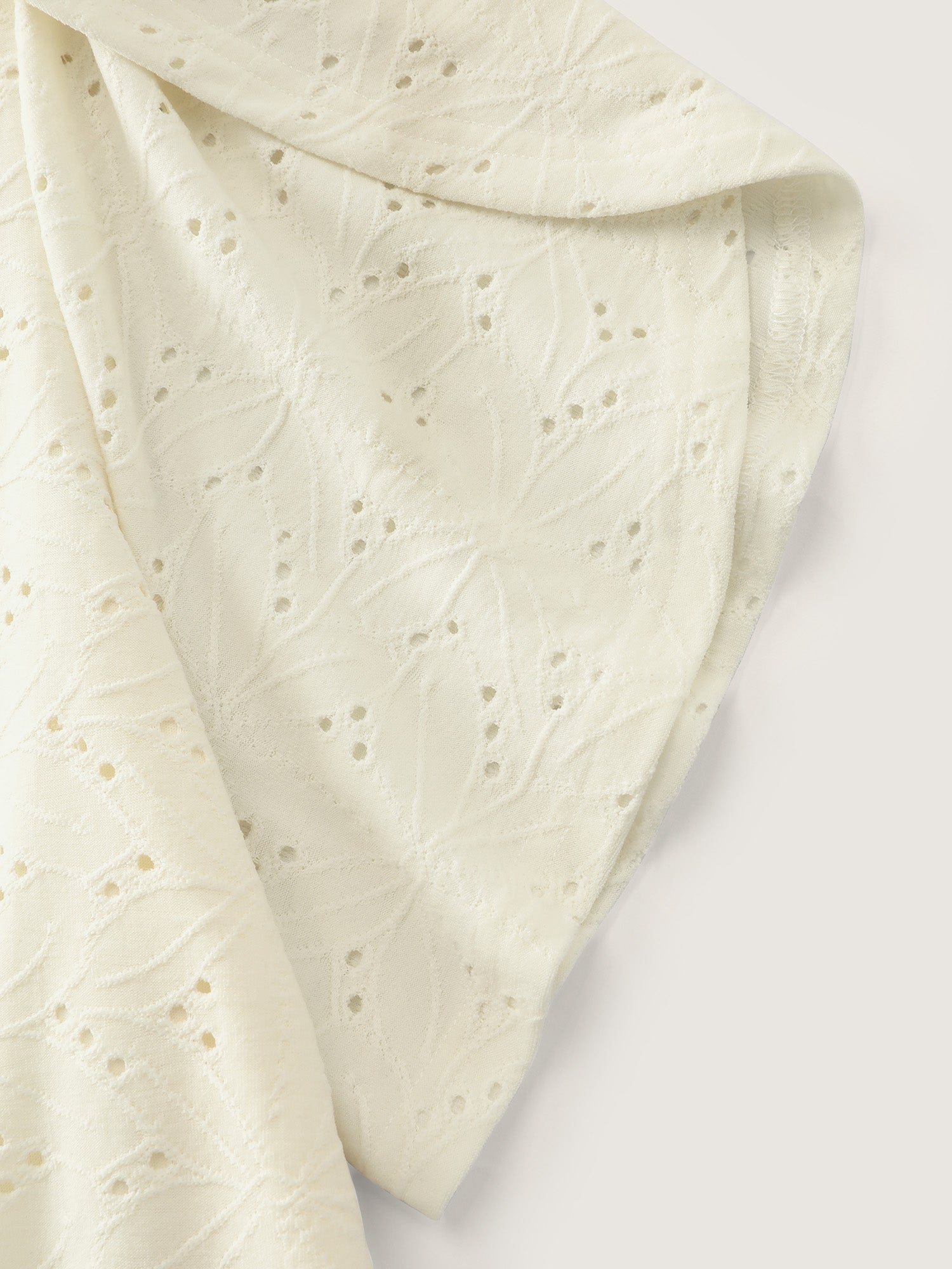 Eyelet Trim Stretchy V-Neck T-Shirt