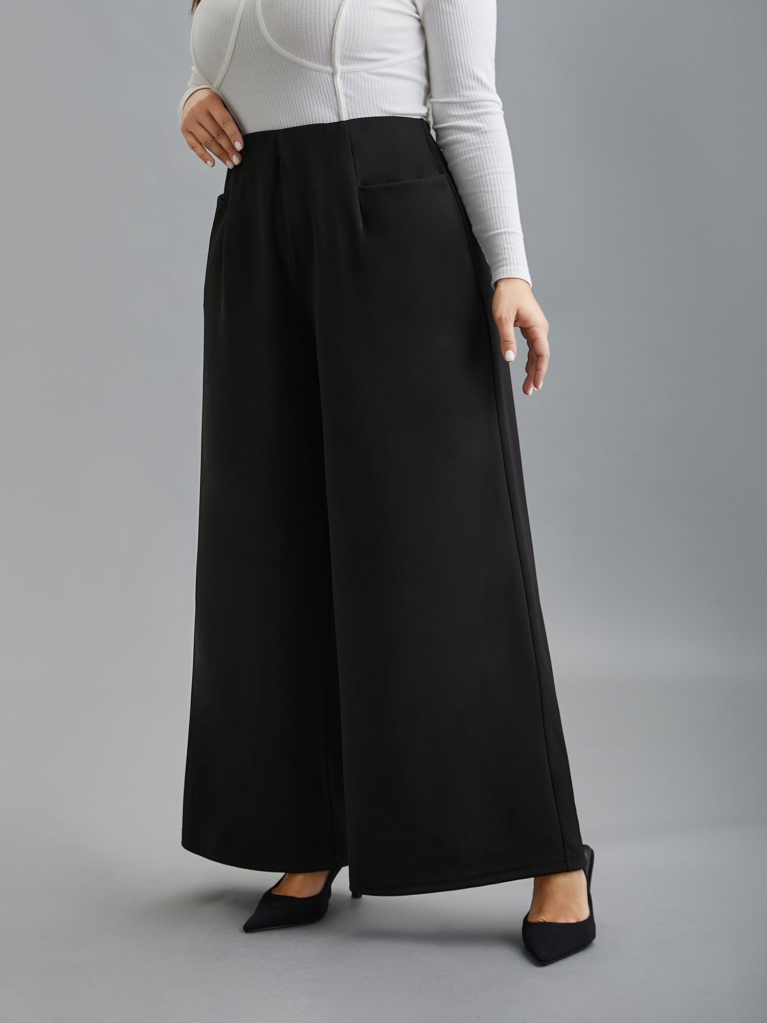 Solid Pleated Wide-Leg Pants