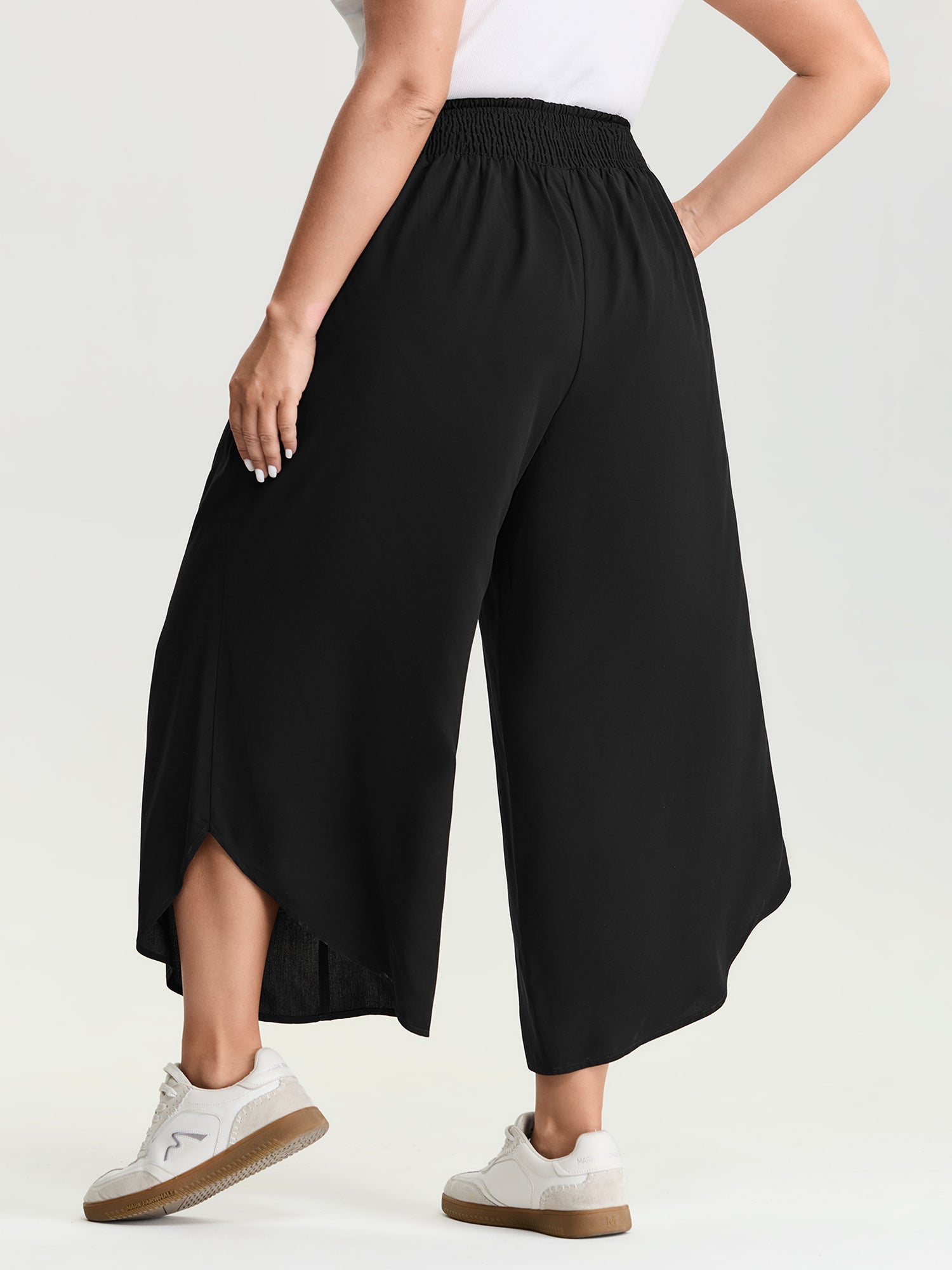 Arc Hem Breezy Feel Pants