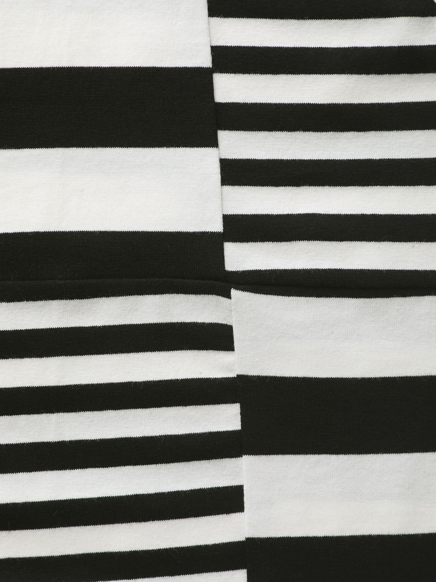Irregular Stripes Color Contrast T-Shirt