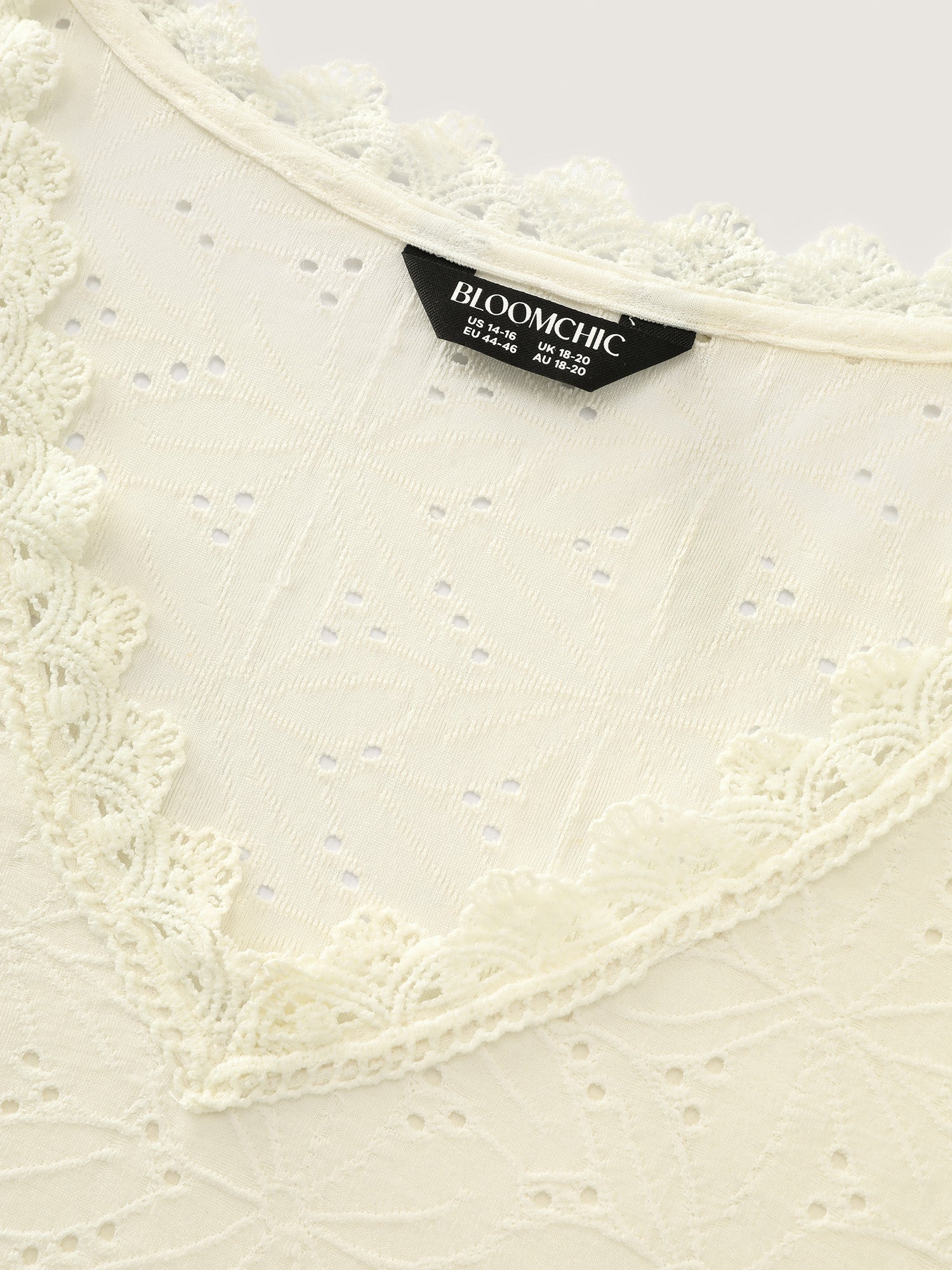 Eyelet Trim Stretchy V-Neck T-Shirt