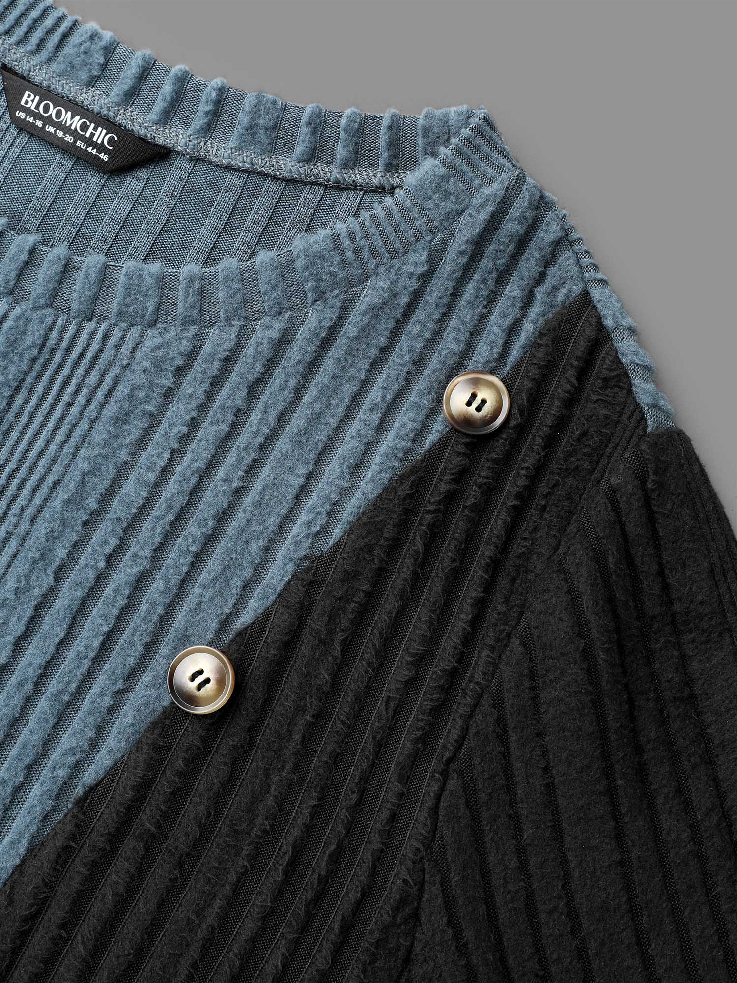Pit Strip Contrast Button Detail T-Shirt