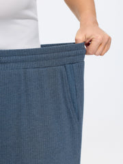 Stretchy Textured Cropped Wide-Leg Pants