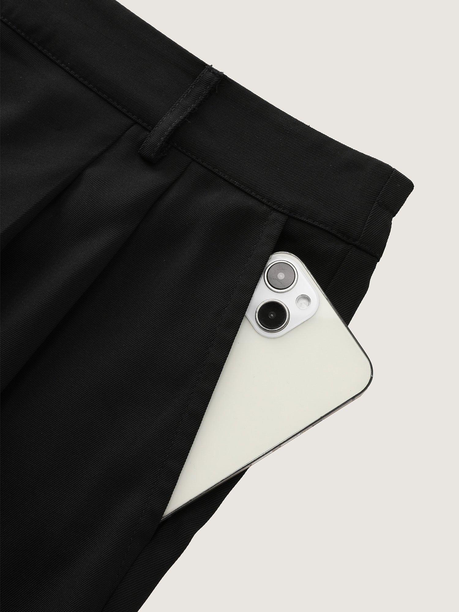 Bermuda Pleated Solid Pocket Shorts