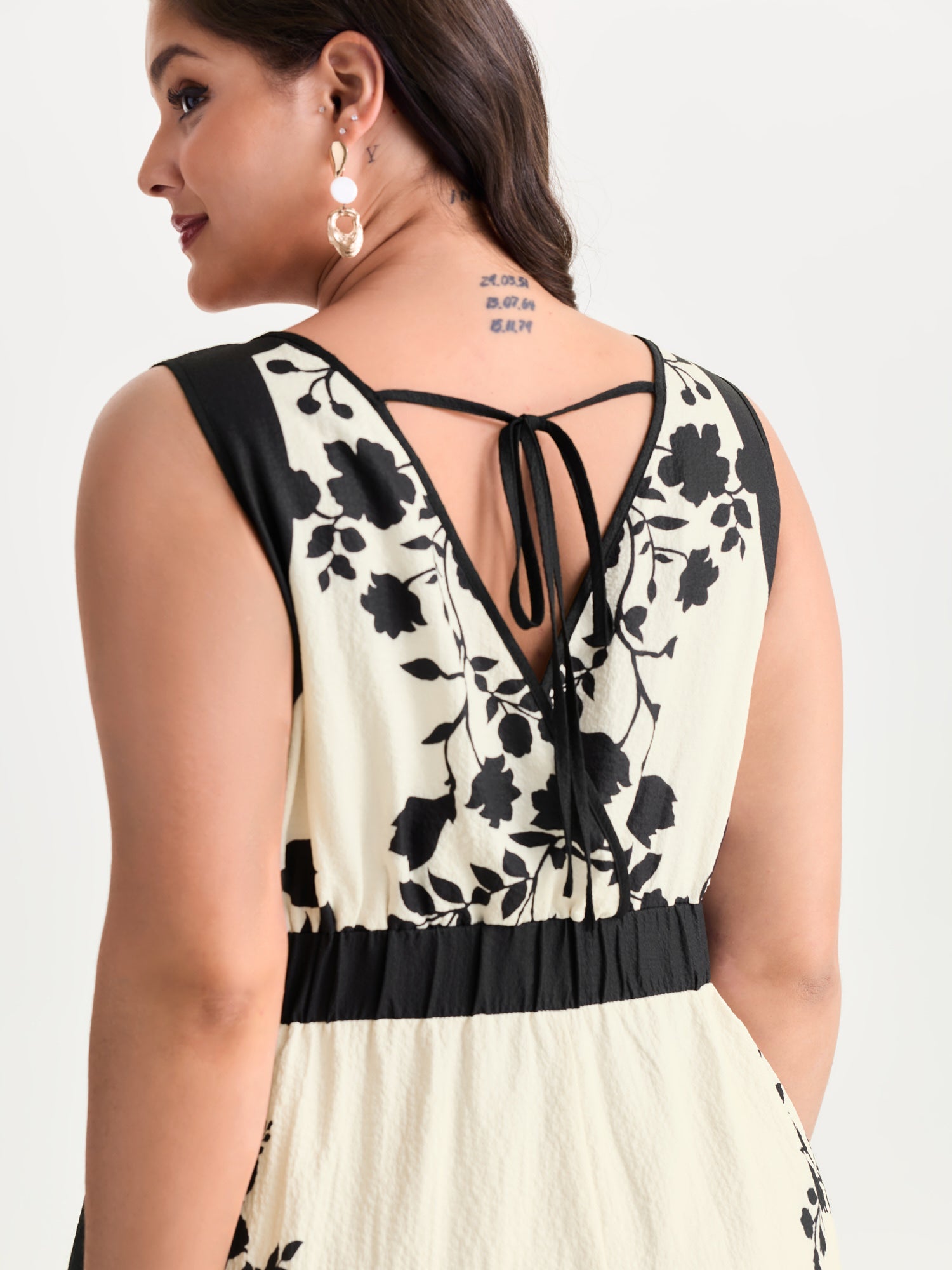 Color Contrast Floral Print Back-Tie Jumpsuit
