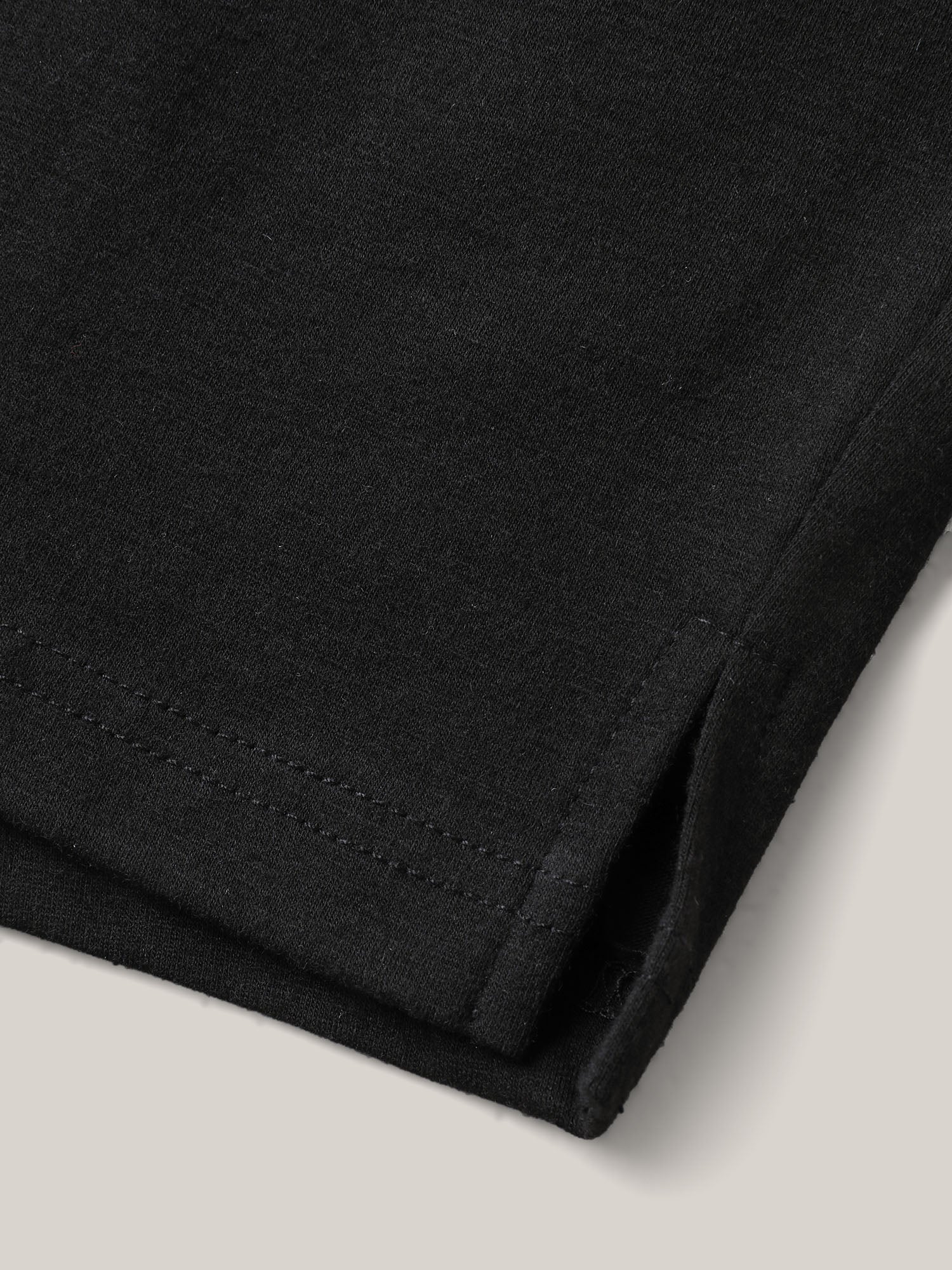 Stretchy Slit Straight-Leg Shorts