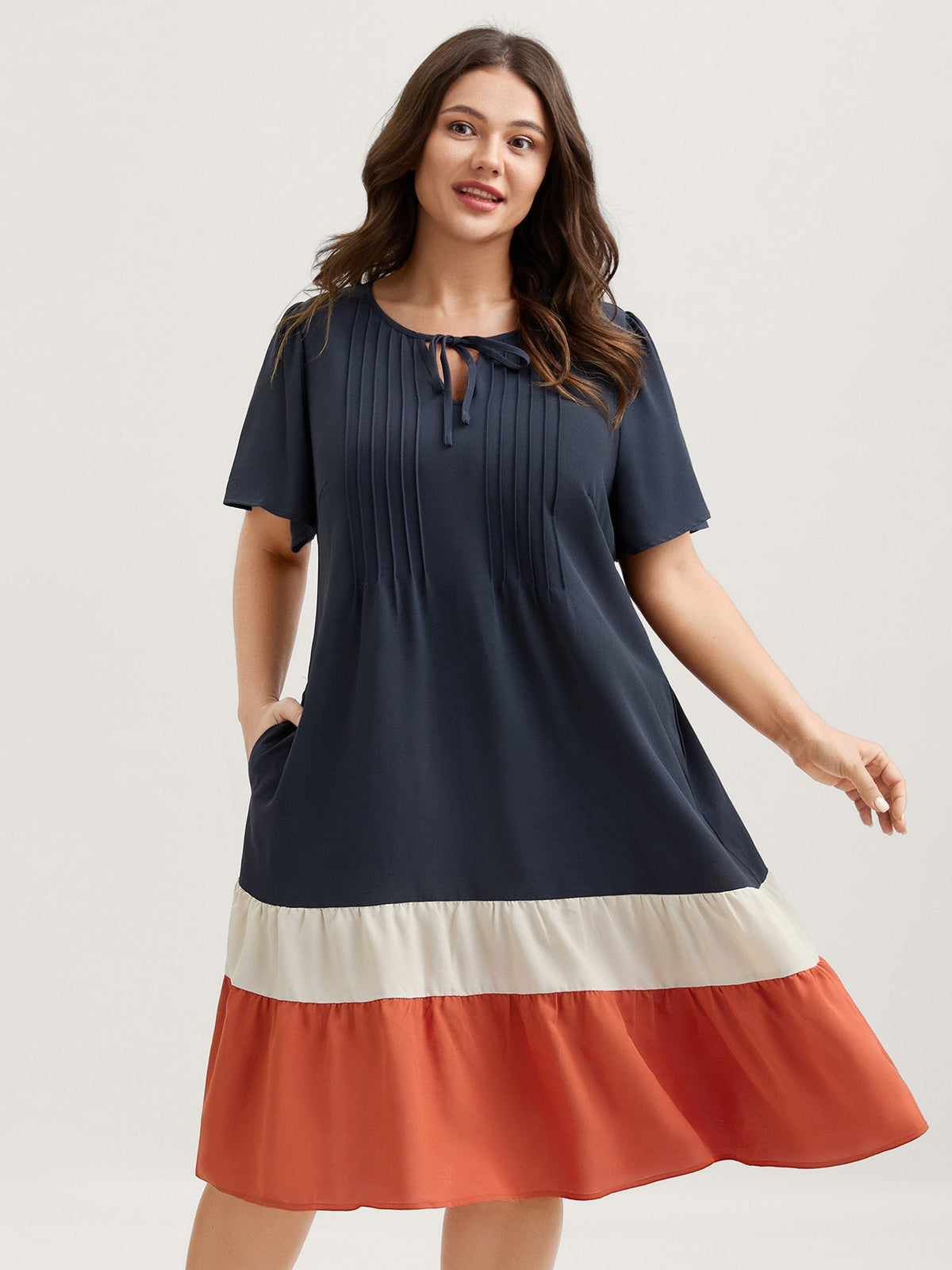 Color Contrast Plicated Detail Mini Dress