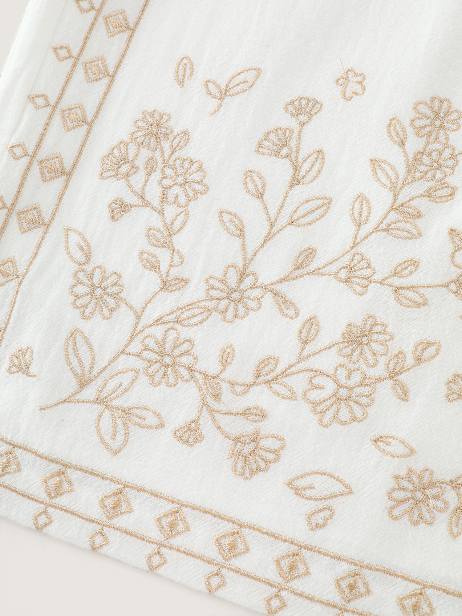 Cotton Floral Embroidered Pockets Wide-Leg Shorts
