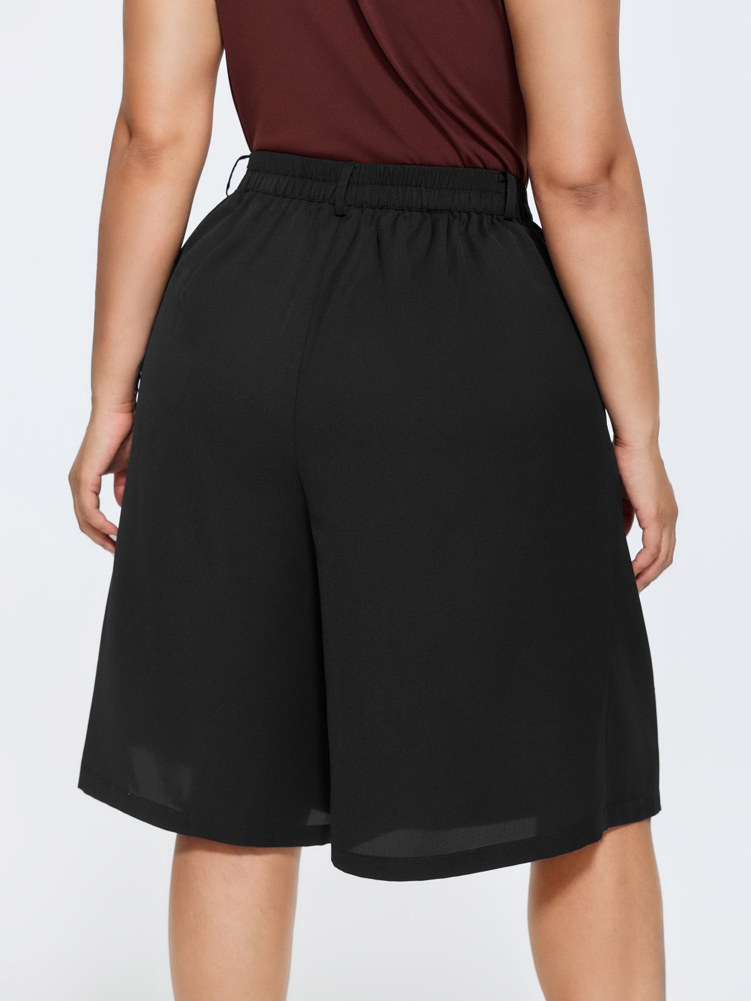 Bermuda Pleated Solid Pocket Shorts
