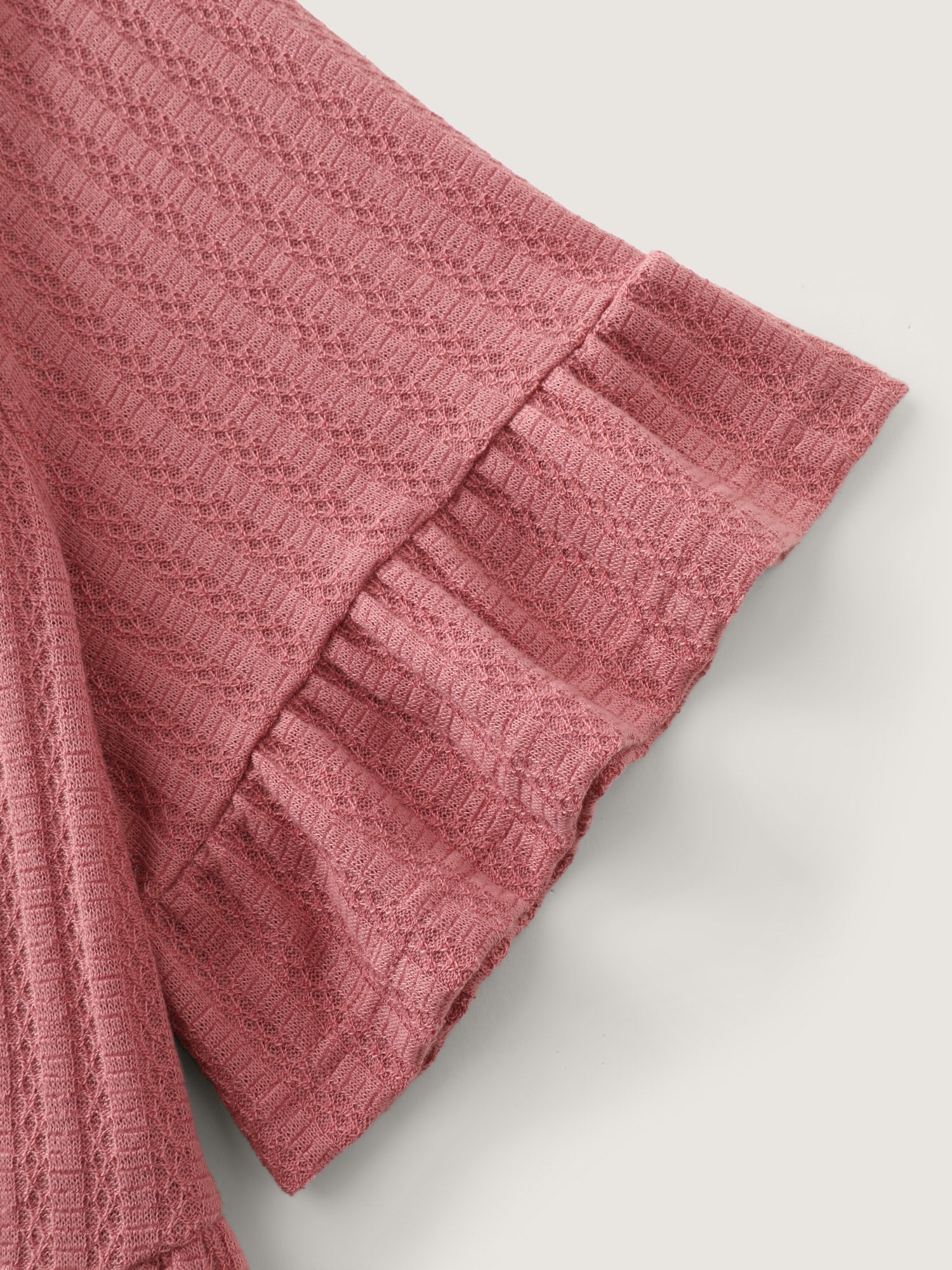 Stretchy Cut-Out Neckline Knit Top