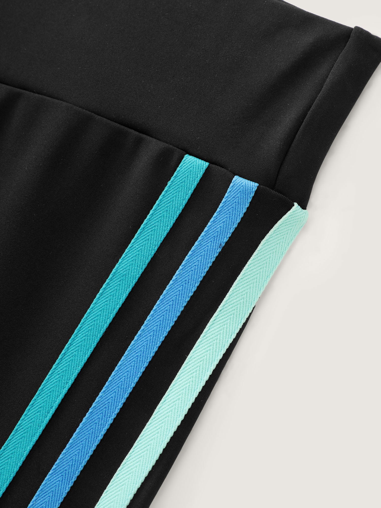 Stretchy Color Contrast Cropped Leggings