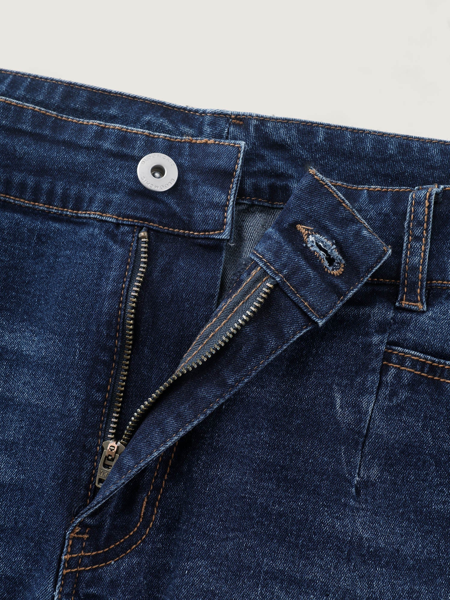 Stretchy Back Elastic Waistband Skinny-Fit Denim Shorts