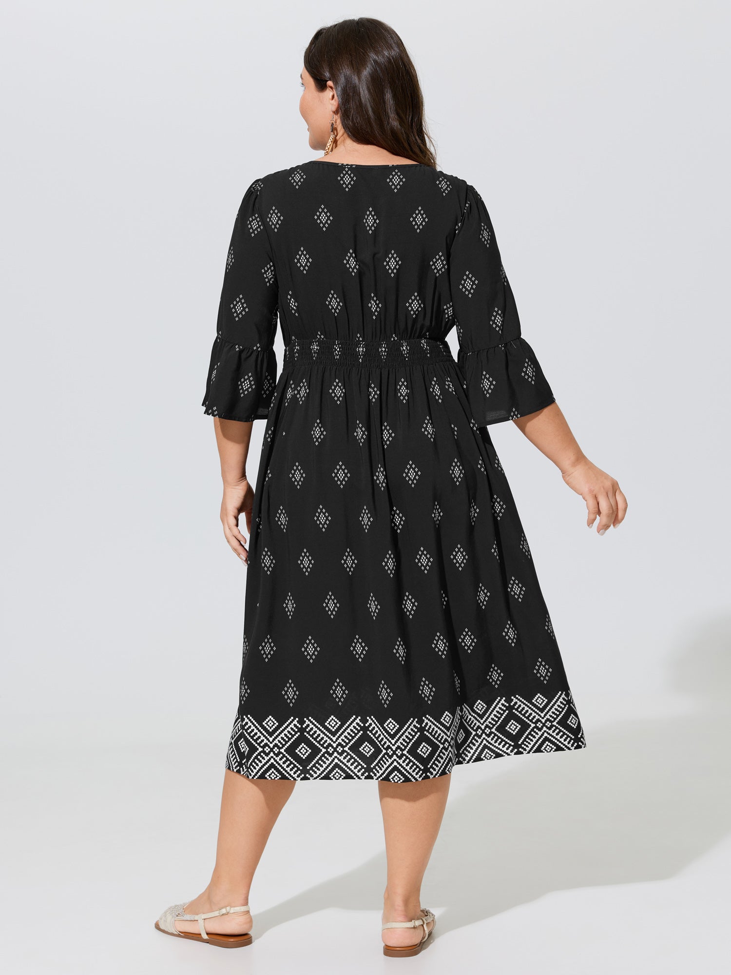 Geometric Print Flare Sleeve Shirred Waist Midi Dress