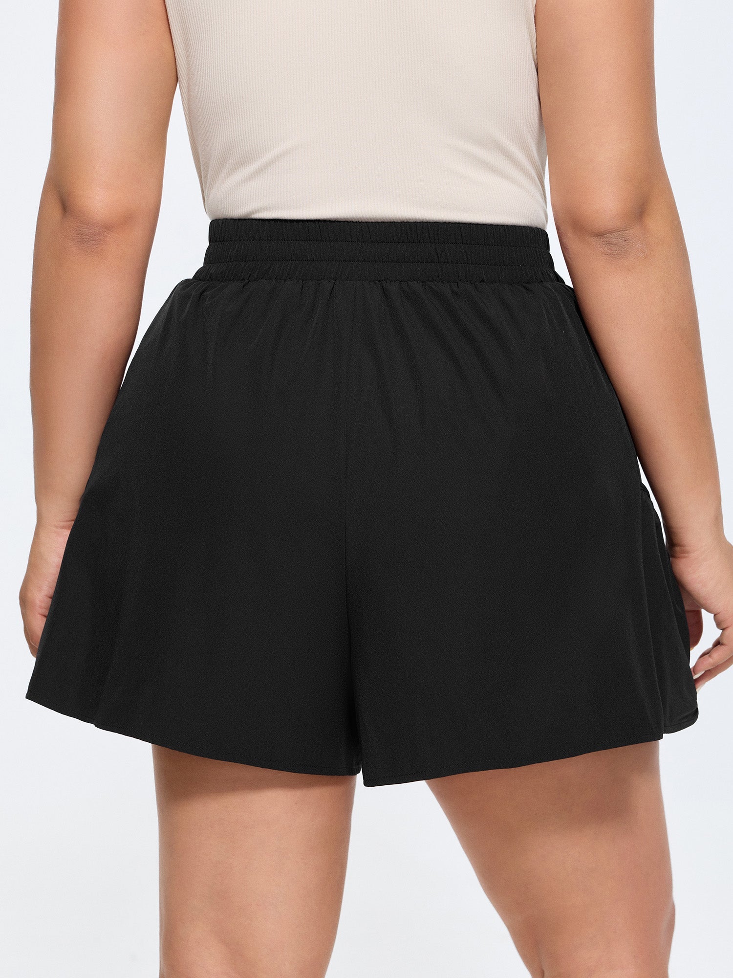 Stretchy Relaxed-Fit Pockets Shorts