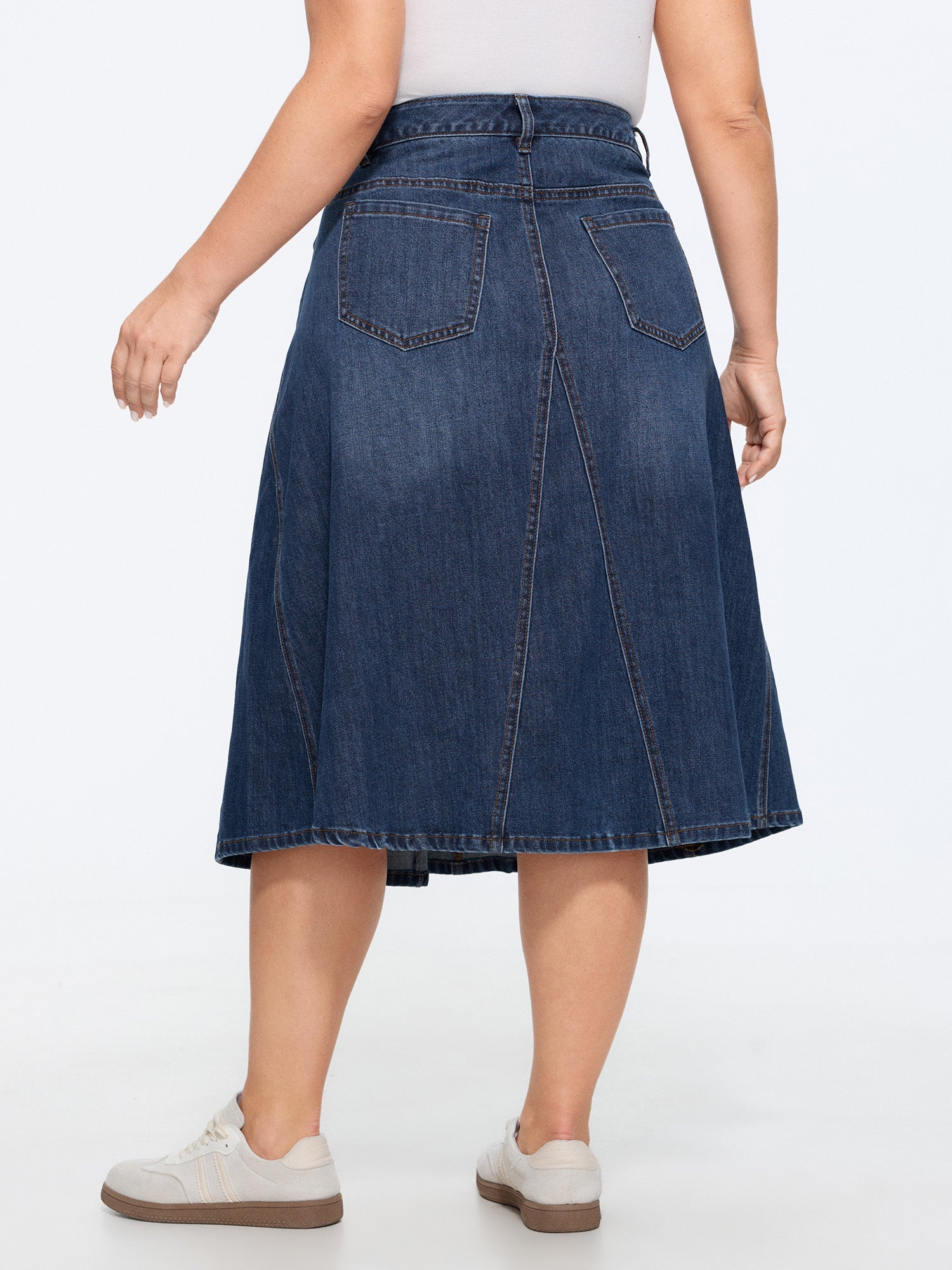 Stretchy Seamed Mid-Rise Denim Skirt