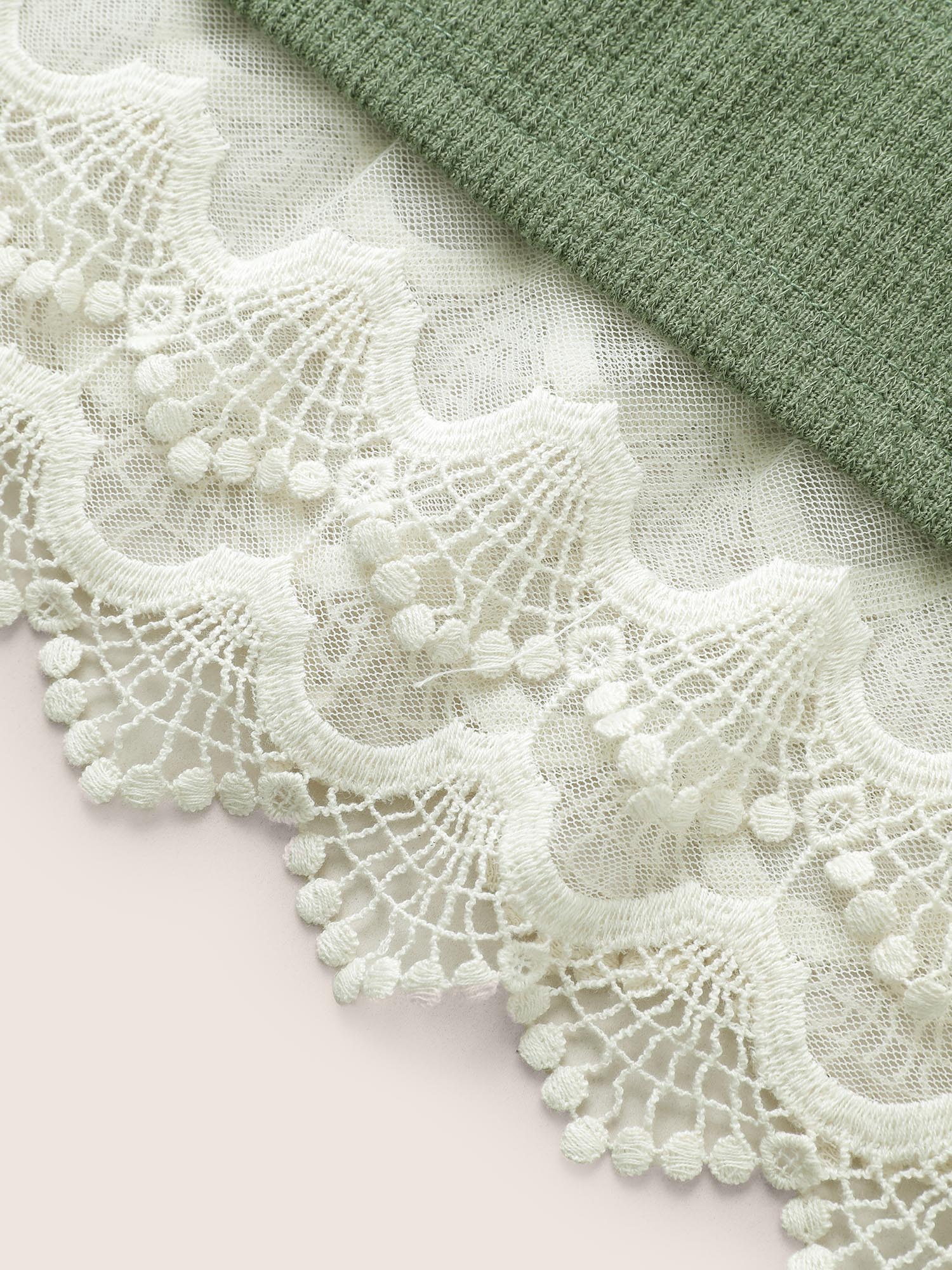 Guipure Lace Raglan Sleeve Plisse Sweatshirt