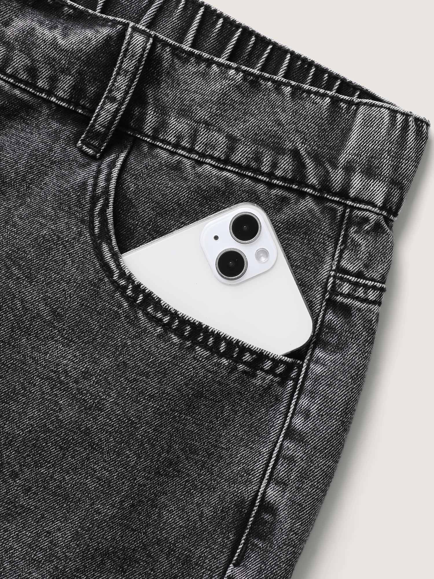 Elastic Waistband Classic Cut Denim Shorts