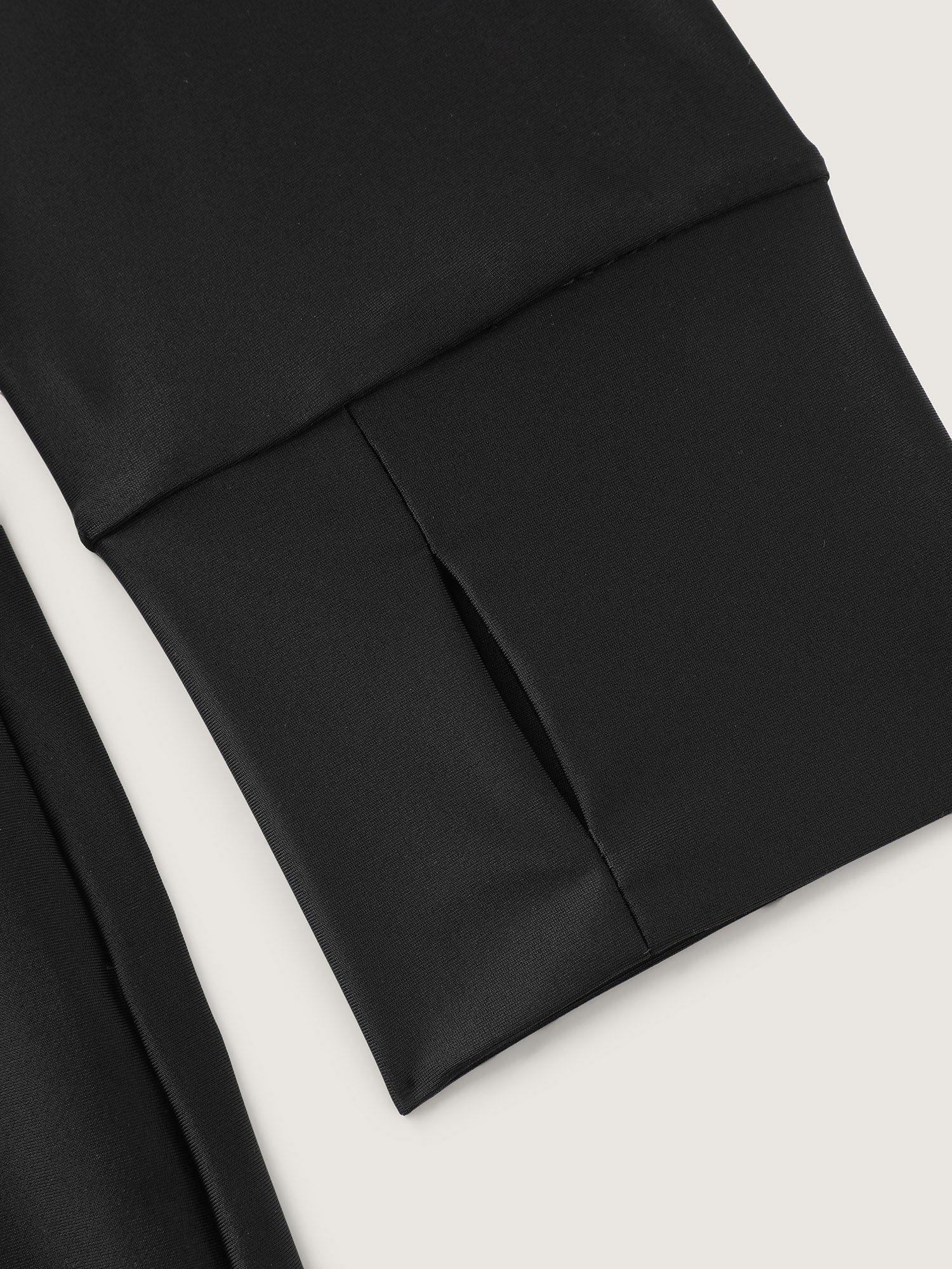 Zipper-Front Pockets Raglan Sleeve Swim Top