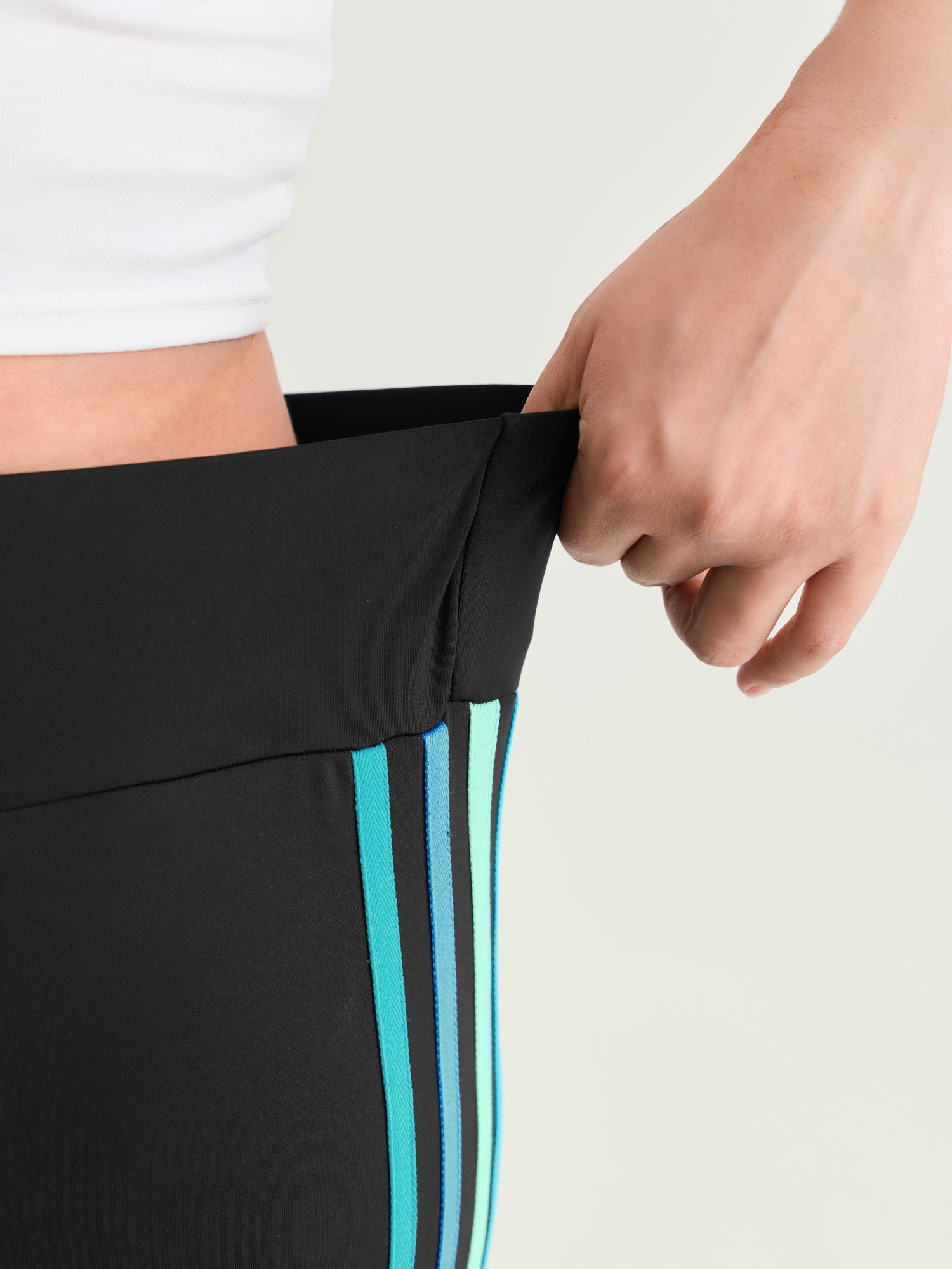 Stretchy Color Contrast Cropped Leggings